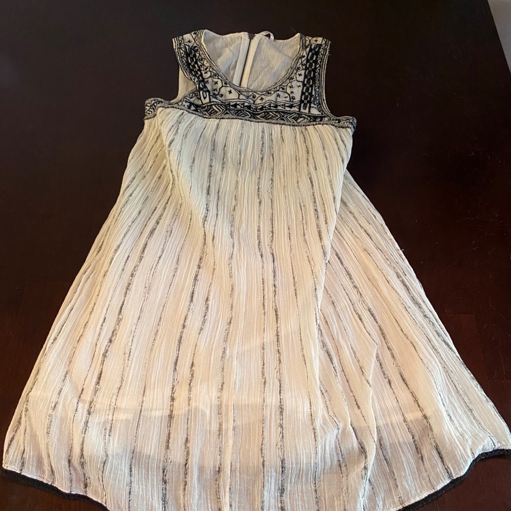 Dress - Picture 3 of 5